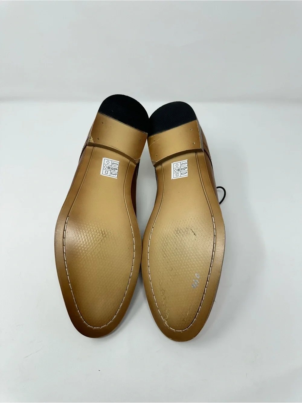 Red Tape elegant brown